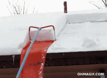 Уборка снега с крыши