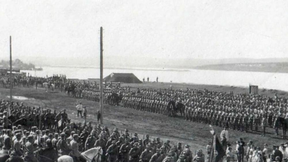 1 мая николаев. 1918 Парад на Ходынском поле 1 мая 1918 года. Первый военный парад красной армии на Ходынском поле. 1 Мая в Москве в 1918 Ходынском поле. 1 Мая парад красной армии на Ходынском поле.